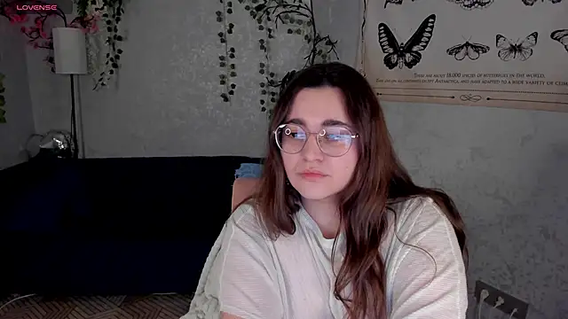 Snapshot of Ayleen_Gece chatting on May 18, 4:07 am Ayleen Gece online show from May 18, 4:07 am