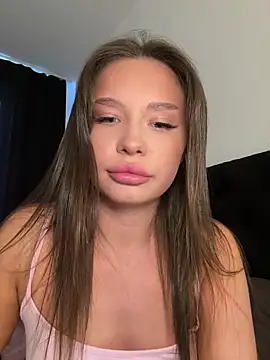 Snapshot of BeautyBella_ chatting on May 19, 2:56 pm BeautyBella online show from May 19, 2:56 pm