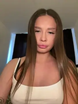Snapshot of BeautyBella_ chatting on June 15, 3:03 pm BeautyBella online show from June 15, 3:03 pm