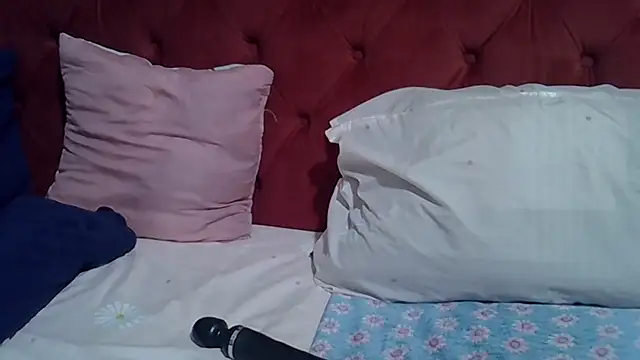 Queenleahx online show from June 18, 6:02 am