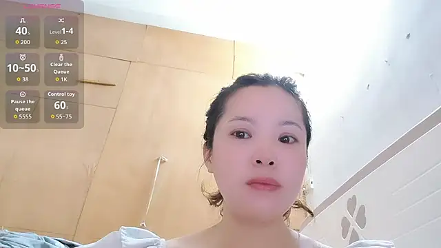 Snapshot of F-Yingying chatting on June 20, 1:30 am F-Yingying online show from June 20, 1:30 am