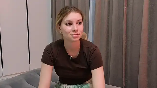 Sairallyn online show from June 14, 9:17 pm