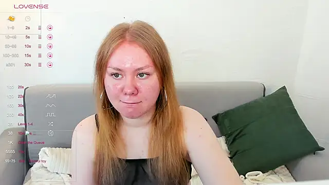 AlexaaBee online show from June 7, 8:18 am