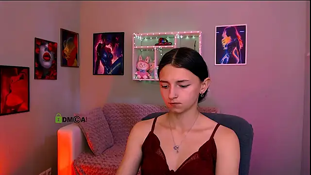caroline honeyy online show from June 16, 9:45 am