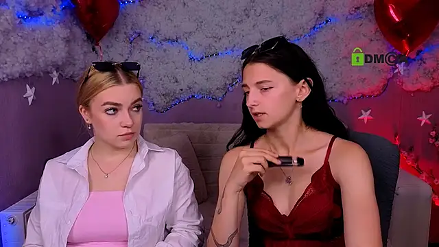 caroline honeyy online show from June 22, 9:17 am