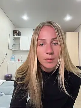 Snapshot of AnnaMist_ chatting on June 27, 3:28 pm AnnaMist online show from June 27, 3:28 pm