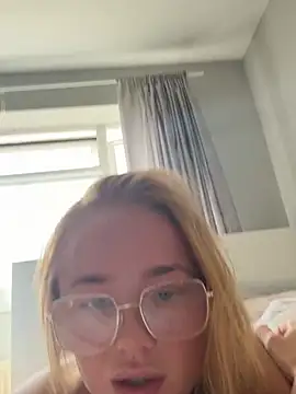 Snapshot of miaflowerxx chatting on July 30, 10:58 am miaflowerxx online show from July 30, 10:58 am