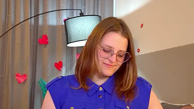 AlexaAvery online show from May 19, 11:49 am
