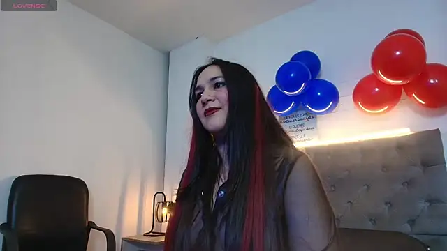 Rossy Marks online show from June 18, 3:18 am