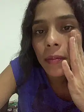 Snapshot of Saray_queen1 chatting on May 14, 6:09 am Saray queen1 online show from May 14, 6:09 am