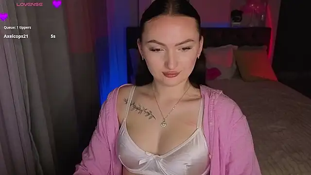 MizLouLou online show from May 16, 10:19 pm