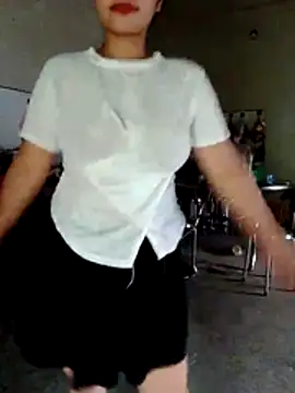 Snapshot of Mirra-a chatting on June 28, 12:27 am Mirra-a online show from June 28, 12:27 am