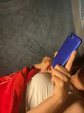 Linda-babyy online show from June 14, 10:45 pm