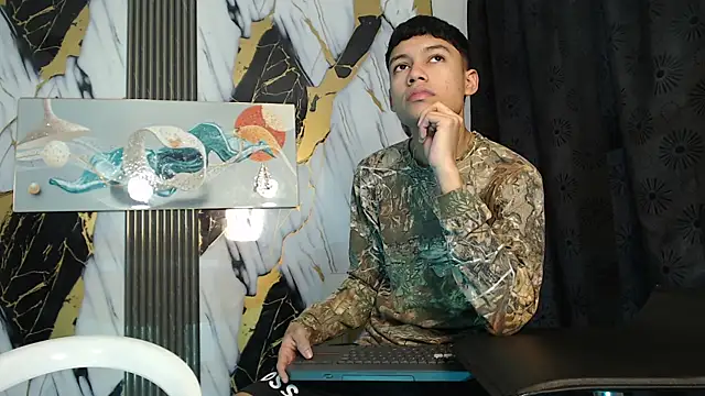 KING LOVERS1 online show from June 30, 1:23 pm