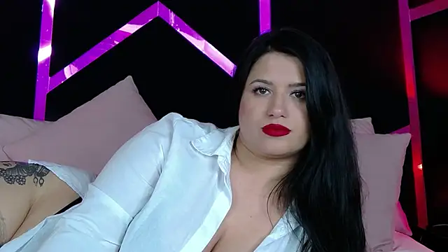 Snapshot of EssenaMonroe chatting on July 6, 3:47 pm EssenaMonroe online show from July 6, 3:47 pm