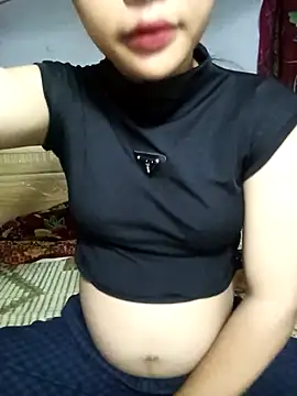 Snapshot of Hivi_06 chatting on May 19, 10:27 pm Hivi 06 online show from May 19, 10:27 pm