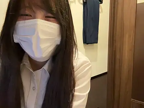 Snapshot of miniminimo_o chatting on June 25, 10:20 am miniminimo o online show from June 25, 10:20 am
