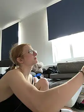 LauraundSteve  online show from July 8, 5:06 pm