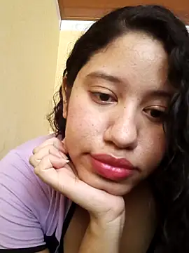 Snapshot of Vera_Phone chatting on May 14, 3:52 pm Vera Phone online show from May 14, 3:52 pm