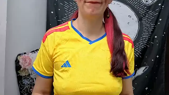 Snapshot of red_milf_ chatting on June 24, 3:16 am red milf online show from June 24, 3:16 am