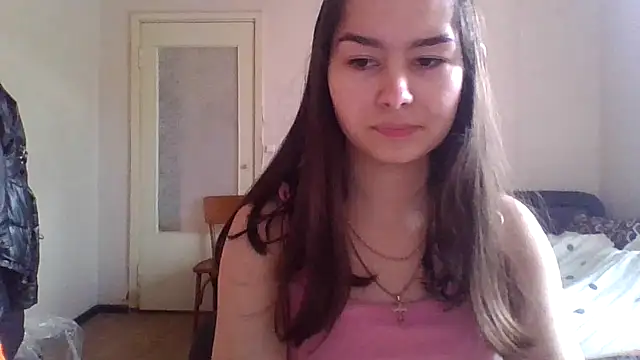 Snapshot of Bellochka201 chatting on June 15, 8:49 am Bellochka201 online show from June 15, 8:49 am