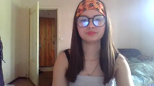 Snapshot of Bellochka201 chatting on June 23, 8:45 am Bellochka201 online show from June 23, 8:45 am
