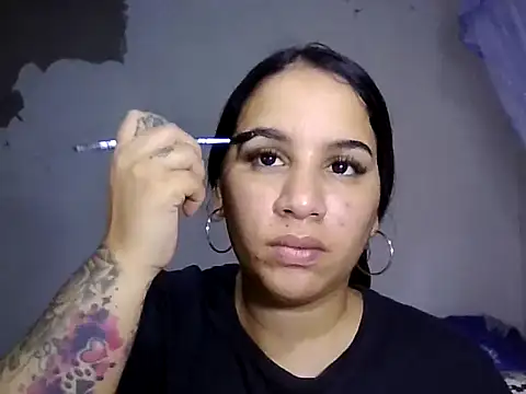 Snapshot of tifanny27 chatting on July 24, 9:35 pm tifanny27 online show from July 24, 9:35 pm
