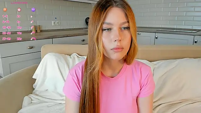 Snapshot of AliceFlowe chatting on June 12, 12:04 pm AliceFlowe online show from June 12, 12:04 pm