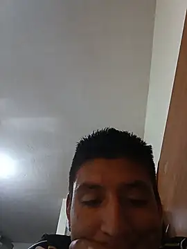 Snapshot of Eugeniosor chatting on May 21, 11:23 pm Eugeniosor online show from May 21, 11:23 pm