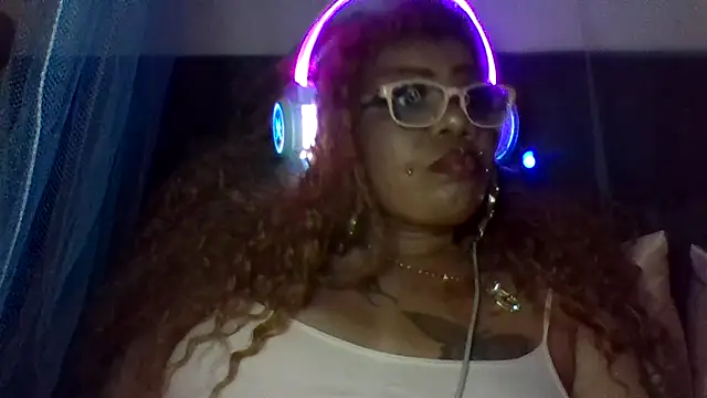 Snapshot of NailGoddessnow chatting on February 22, 4:02 am NailGoddessnow online show from February 22, 4:02 am