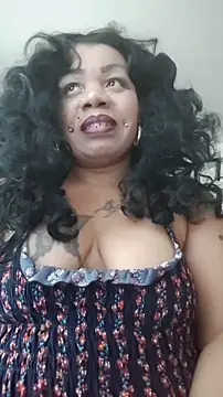 Snapshot of NailGoddessnow chatting on May 15, 12:17 am NailGoddessnow online show from May 15, 12:17 am