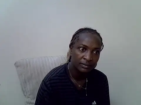 Snapshot of Sansa_s chatting on July 4, 3:24 am Sansa s online show from July 4, 3:24 am