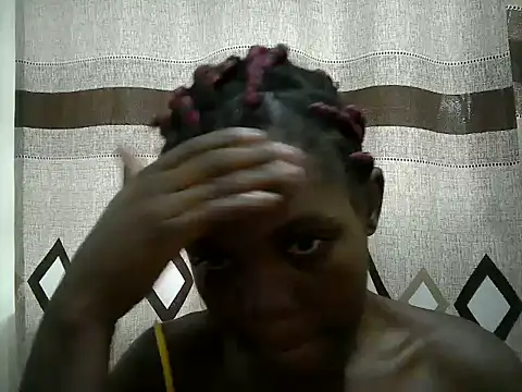 Snapshot of sweet_pie5 chatting on June 25, 4:23 am sweet pie5 online show from June 25, 4:23 am