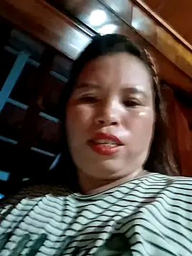 Snapshot of -Yeyi- chatting on June 19, 11:47 am -Yeyi- online show from June 19, 11:47 am