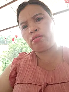 Snapshot of -Yeyi- chatting on June 25, 7:13 am -Yeyi- online show from June 25, 7:13 am