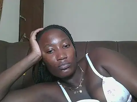 Snapshot of misspretty001 chatting on June 8, 2:28 pm misspretty001 online show from June 8, 2:28 pm
