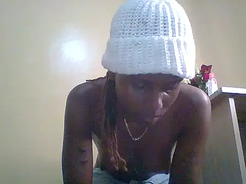 Snapshot of kiki8390 chatting on July 4, 6:58 pm kiki8390 online show from July 4, 6:58 pm