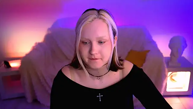 ViolettWoods online show from June 18, 4:13 am