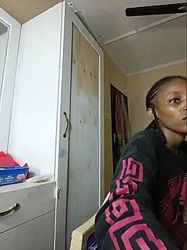 Snapshot of slim_ebon chatting on June 30, 10:27 am slim ebon online show from June 30, 10:27 am