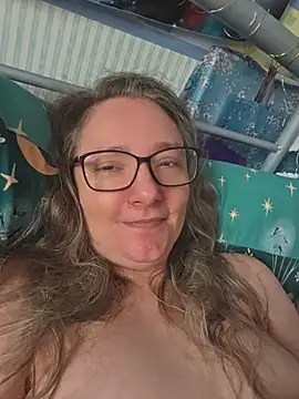 Snapshot of Izzylove47 chatting on June 25, 8:41 am Izzylove47 online show from June 25, 8:41 am