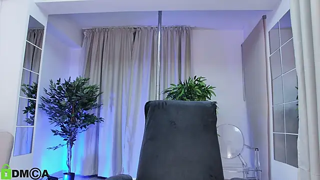 Snapshot of LanaKream chatting on June 10, 6:18 pm LanaKream online show from June 10, 6:18 pm