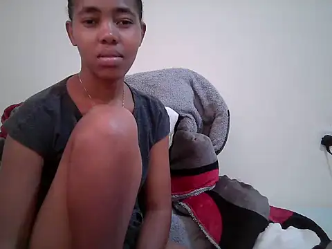 Snapshot of MidnightNala chatting on June 27, 1:17 pm MidnightNala online show from June 27, 1:17 pm