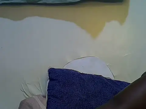 Snapshot of honeny_dropp chatting on May 15, 7:32 pm honeny dropp online show from May 15, 7:32 pm