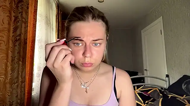 HoneysPiee online show from July 9, 9:46 am