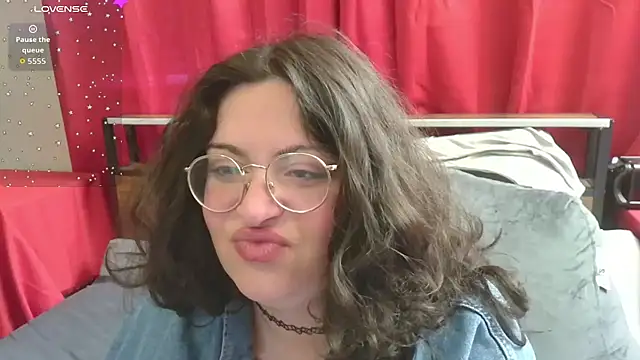 Snapshot of squishkink chatting on June 25, 3:49 pm squishkink online show from June 25, 3:49 pm