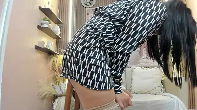 Snapshot of Aura_sander4u chatting on June 20, 6:33 pm Aura sander4u online show from June 20, 6:33 pm
