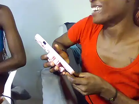 Snapshot of Candysleek_petite chatting on June 5, 6:57 pm Candysleek petite online show from June 5, 6:57 pm