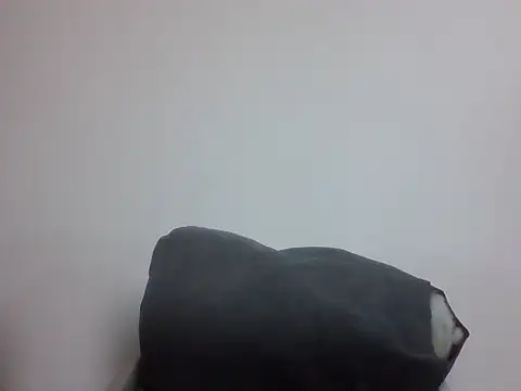 Snapshot of Candysleek_petite chatting on June 19, 12:37 am Candysleek petite online show from June 19, 12:37 am