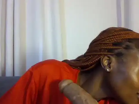 Snapshot of Candysleek_petite chatting on June 22, 7:05 am Candysleek petite online show from June 22, 7:05 am