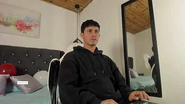 Snapshot of marcos_vieyra chatting on July 14, 7:19 pm marcos vieyra online show from July 14, 7:19 pm